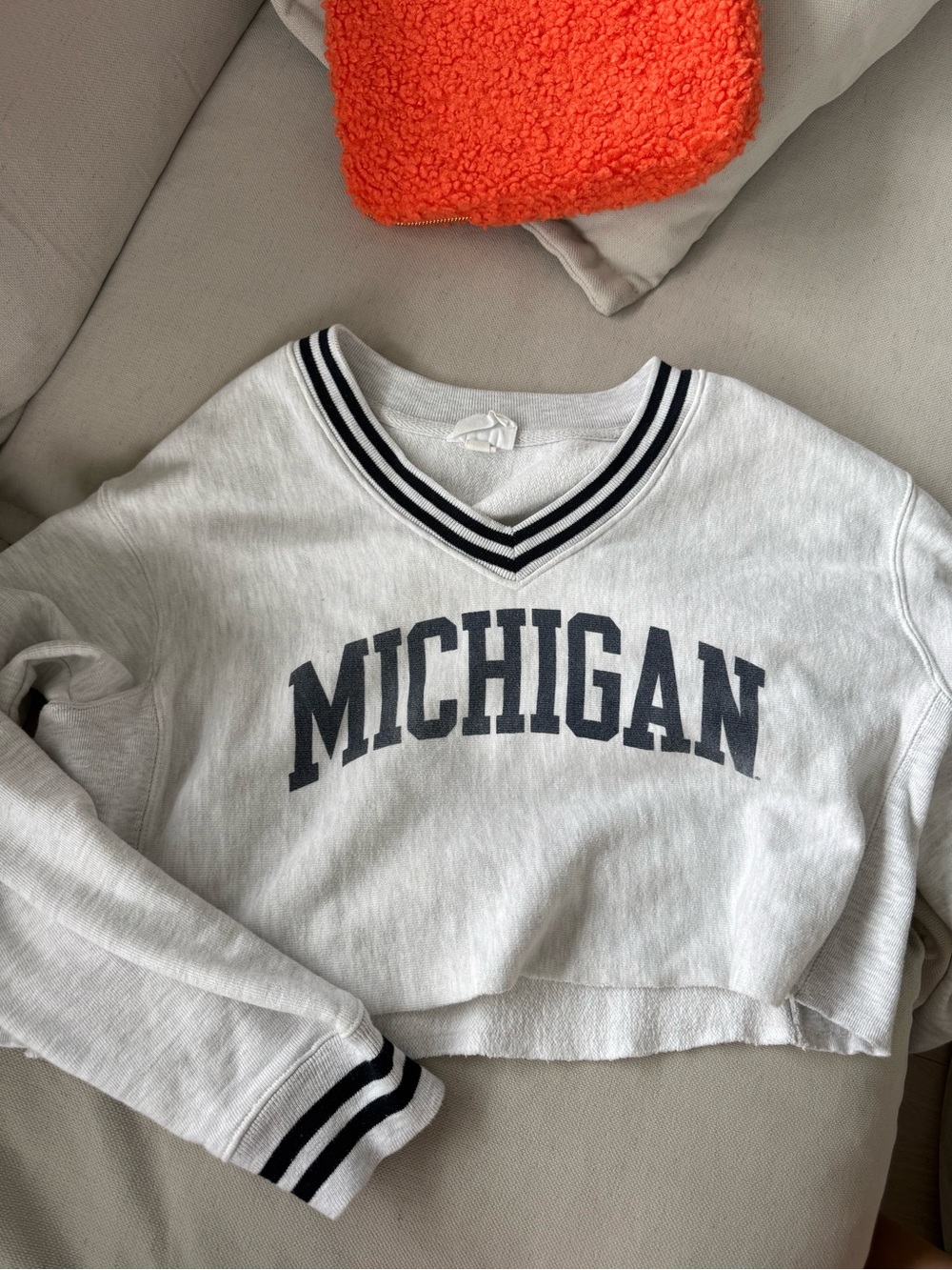 Champion White V‑Neck Cropped Sweatshirt with Navy Trim